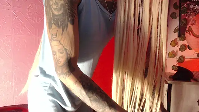 Snapshot of mariangel_tattooed_barbie chatting on 02/15/26, 09:25 mariangel tattooed barbie online show from 02/15/26, 09:25