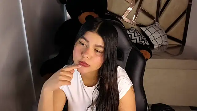 emmalee 01a online show from 02/06/25, 10:58