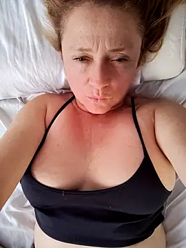 issa soto  online show from 03/26/26, 02:15