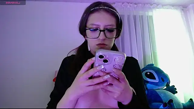 Snapshot of Aurora_blossom__ chatting on 03/08/25, 06:58 Aurora blossom online show from 03/08/25, 06:58