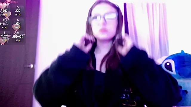 Snapshot of Aurora_blossom__ chatting on 02/21/25, 12:49 Aurora blossom online show from 02/21/25, 12:49