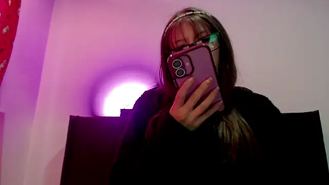 Aurora blossom   online show from 12/03/25, 08:52