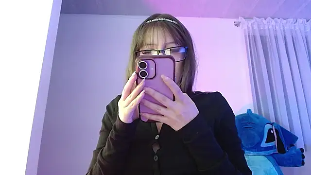Snapshot of Aurora_blossom__ chatting on 09/25/25, 10:38 Aurora blossom online show from 09/25/25, 10:38