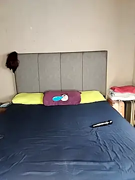 ThickPearlx23 online show from 09/18/25, 07:55