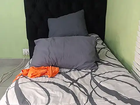 ThickPearlx23 online show from 11/06/25, 03:05