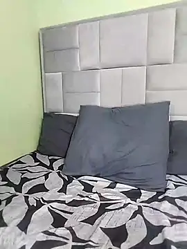 ThickPearlx23 online show from 11/28/25, 01:00