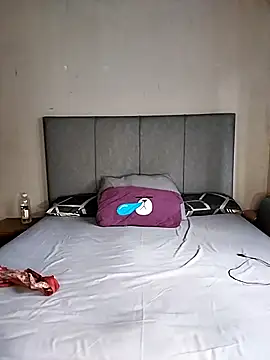 ThickPearlx23 online show from 02/28/26, 06:57