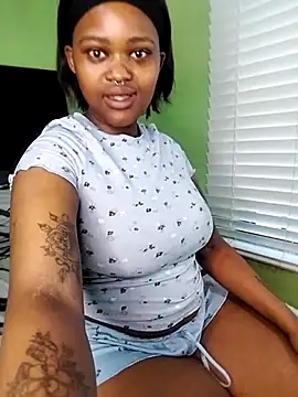 ThickPearlx23 online show from 10/23/25, 04:11