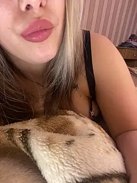 69Laura696 online show from 02/08/25, 06:22