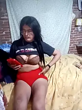 yovana13 online show from 11/22/25, 10:41