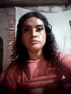 Snapshot of yovana13 chatting on 09/26/25, 12:23 yovana13 online show from 09/26/25, 12:23