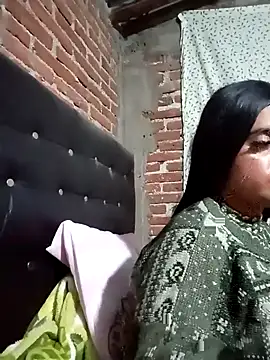 yovana13 online show from 11/06/25, 07:34