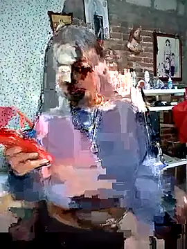 Snapshot of yovana13 chatting on 09/27/25, 12:44 yovana13 online show from 09/27/25, 12:44