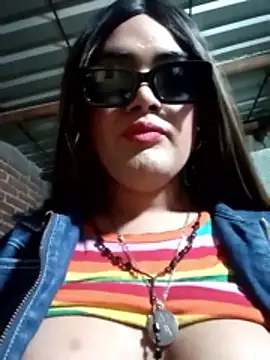 yovana13 online show from 12/15/25, 11:31