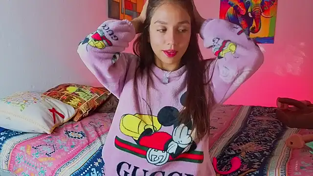 Luci And Sofi online show from 02/04/26, 03:45