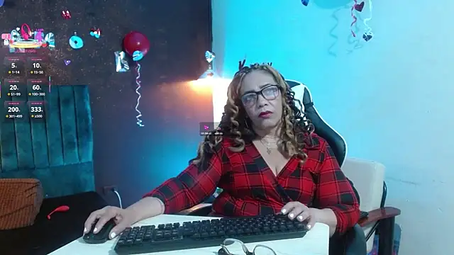 Snapshot of PervertedMature chatting on 09/21/25, 09:09 PervertedMature online show from 09/21/25, 09:09