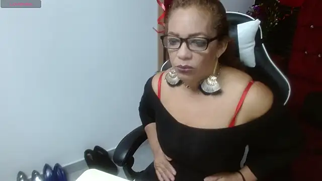 Snapshot of PervertedMature chatting on 03/12/25, 04:19 PervertedMature online show from 03/12/25, 04:19
