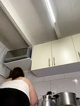 Chloee ep online show from 10/30/25, 04:11