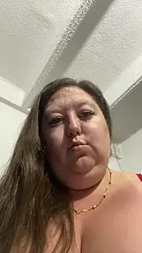 Chloee ep online show from 10/26/25, 04:02