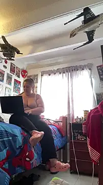 Chloee ep online show from 11/27/25, 03:01