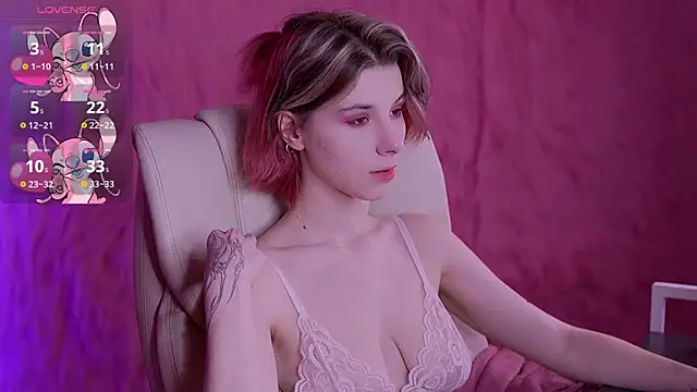 Snapshot of HaylaAmber chatting on 02/02/25, 06:58 HaylaAmber online show from 02/02/25, 06:58