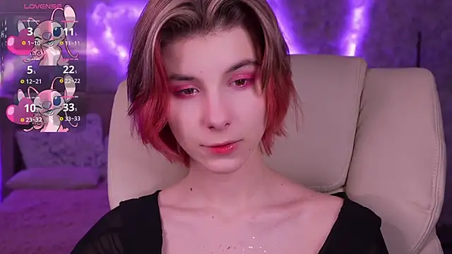 Snapshot of HaylaAmber chatting on 03/02/25, 08:03 HaylaAmber online show from 03/02/25, 08:03