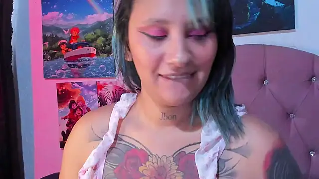 Snapshot of Mila_nixon02 chatting on 07/20/26, 04:42 Mila nixon02 online show from 07/20/26, 04:42