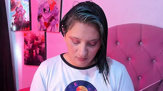 Snapshot of Mila_nixon02 chatting on 06/25/26, 04:56 Mila nixon02 online show from 06/25/26, 04:56