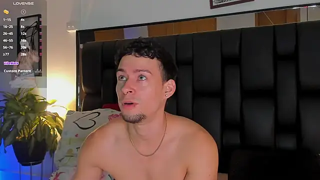 JadeSmiith  online show from 11/25/25, 10:43