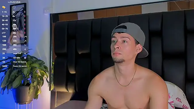 JadeSmiith  online show from 11/22/25, 10:52