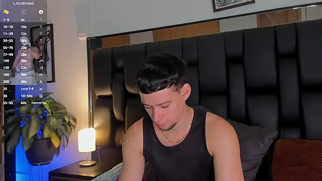 JadeSmiith  online show from 10/23/25, 10:30