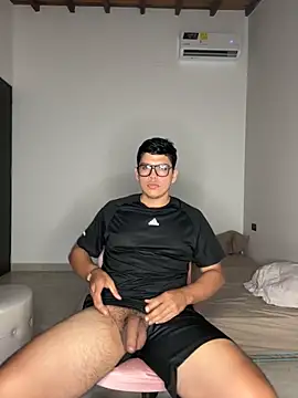 Snapshot of Sarasweet_sex chatting on 05/19/26, 02:18 Sarasweet sex online show from 05/19/26, 02:18
