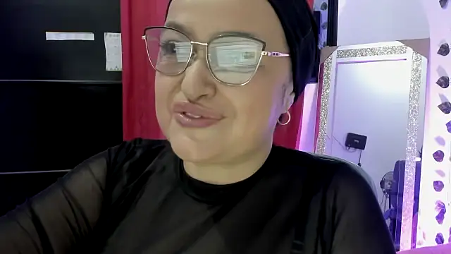 Gia Nahomi online show from 10/02/25, 10:57