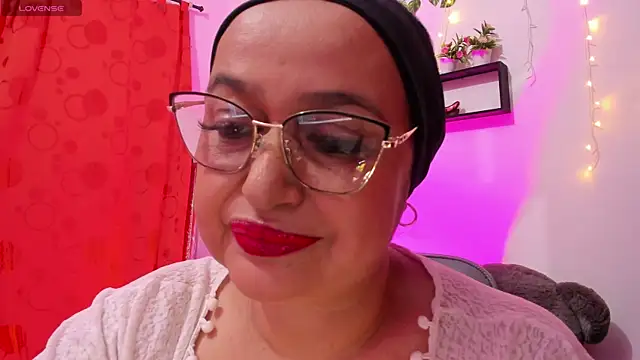 Gia Nahomi online show from 01/12/26, 10:47