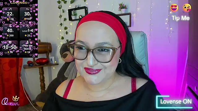 Gia Nahomi online show from 04/10/26, 11:01