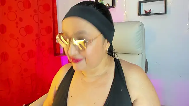 Gia Nahomi online show from 02/07/26, 11:02