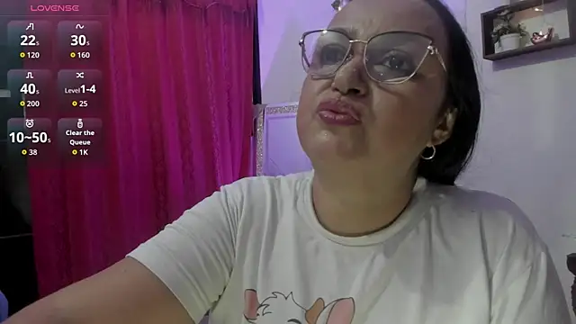 Gia Nahomi online show from 10/29/25, 09:58