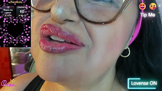 Gia Nahomi online show from 05/19/26, 09:22