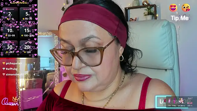 Gia Nahomi online show from 05/15/26, 11:14