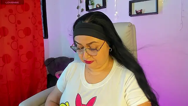 Gia Nahomi online show from 02/04/26, 10:38