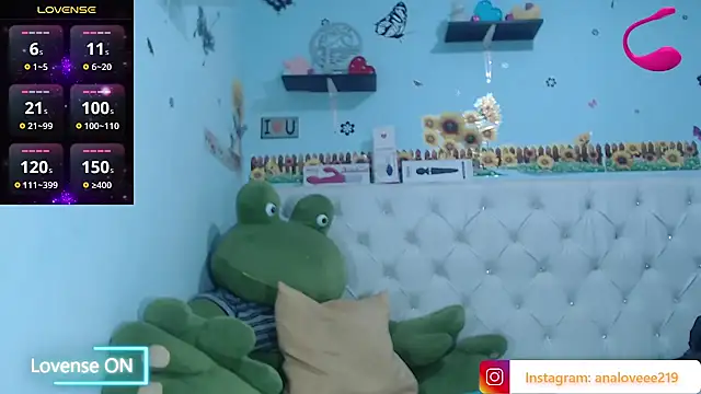 Snapshot of ana_studio chatting on 02/23/26, 02:28 ana studio online show from 02/23/26, 02:28