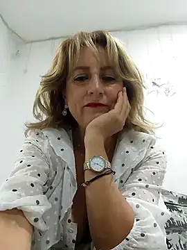 Snapshot of almaluna7 chatting on 02/02/25, 01:45 almaluna7 online show from 02/02/25, 01:45
