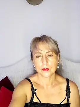 Snapshot of almaluna7 chatting on 10/18/25, 01:29 almaluna7 online show from 10/18/25, 01:29