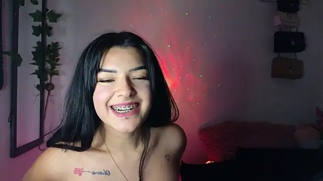 Snapshot of Alahia7demon chatting on 12/02/25, 03:25 Alahia7demon online show from 12/02/25, 03:25