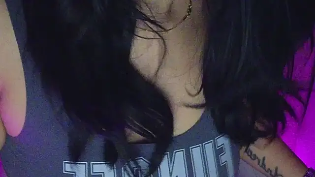 Snapshot of Alahia7demon chatting on 10/22/25, 10:15 Alahia7demon online show from 10/22/25, 10:15