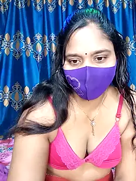 Snapshot of Hot_Maleka chatting on 03/12/25, 01:25 Hot Maleka online show from 03/12/25, 01:25