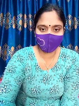 Snapshot of Hot_Maleka chatting on 03/03/25, 12:28 Hot Maleka online show from 03/03/25, 12:28