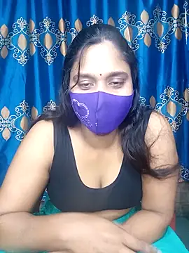 Snapshot of Hot_Maleka chatting on 03/19/25, 02:35 Hot Maleka online show from 03/19/25, 02:35