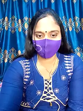 Snapshot of Hot_Maleka chatting on 03/09/25, 02:32 Hot Maleka online show from 03/09/25, 02:32