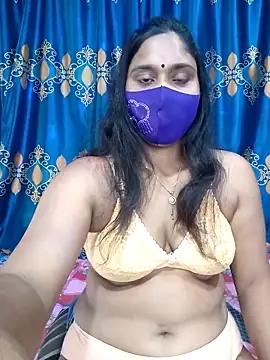 Snapshot of Hot_Maleka chatting on 03/04/25, 06:04 Hot Maleka online show from 03/04/25, 06:04